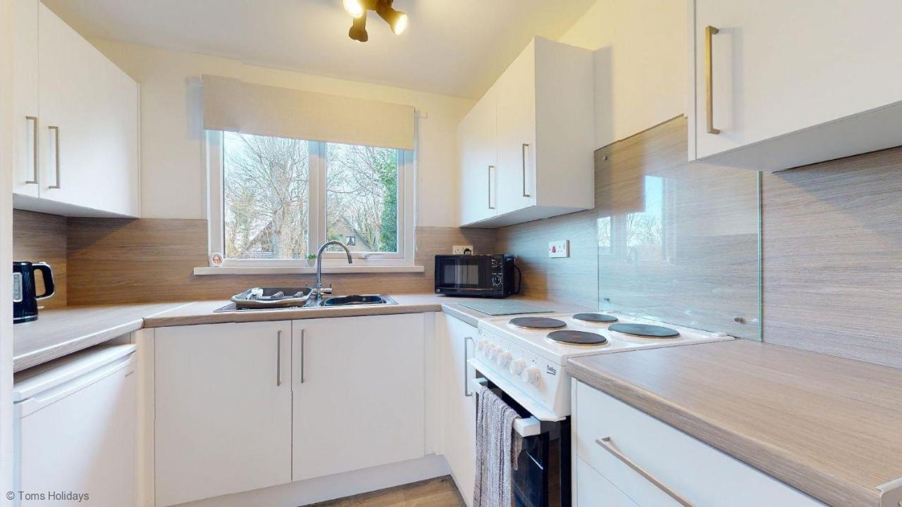 39 Strawberry Hill, Tolroy Manor Villa Хейл Екстериор снимка